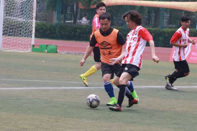 独行侠神奇逆转灰熊晋级 KD伤退太阳轻取马刺